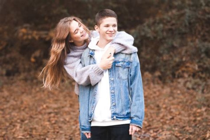 Can an 18 year old date a 22 year old in Tennessee?