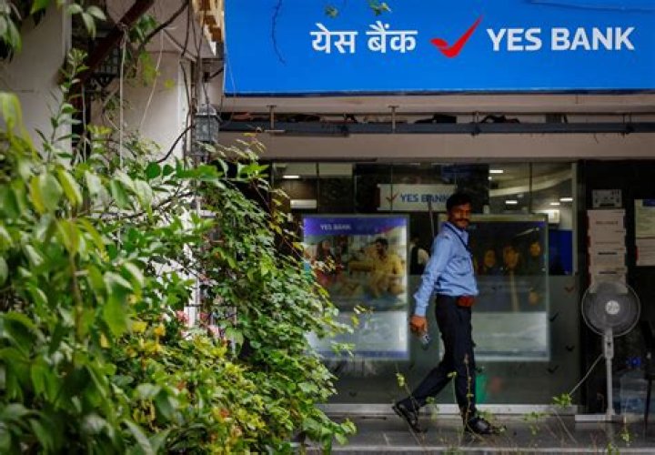 Did people lost money in Yes Bank?