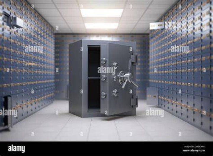 Do banks still have safety deposit boxes?