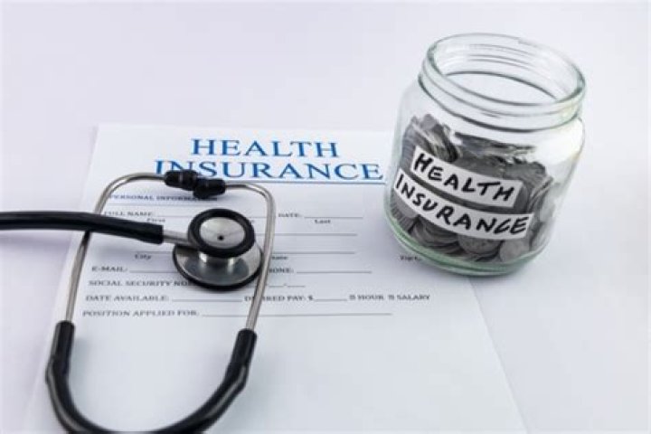 Do college student need to be full time to stay on parents insurance?