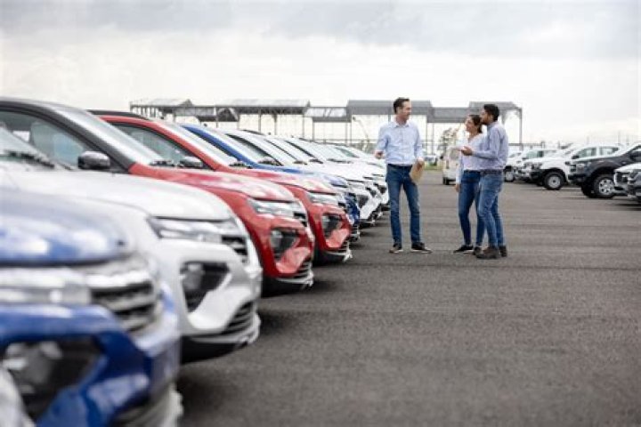 Do dealers have to honor cars com price?