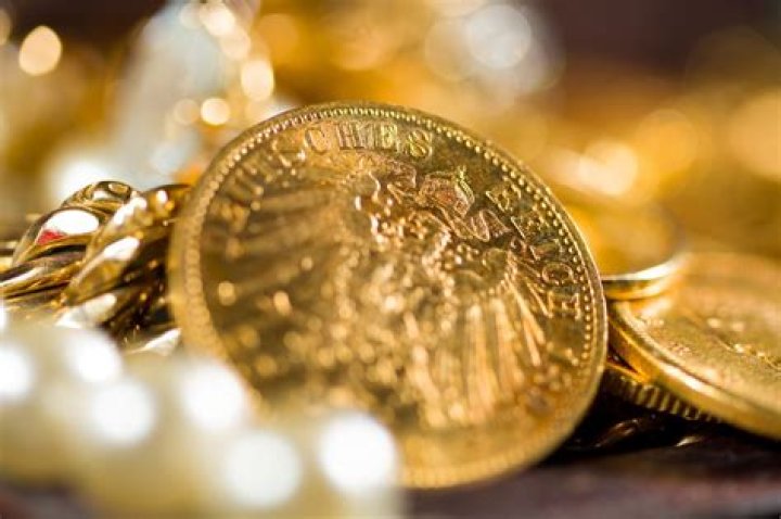 Does gold give currency value?