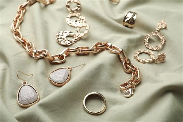 Does jewelry sell on Facebook?