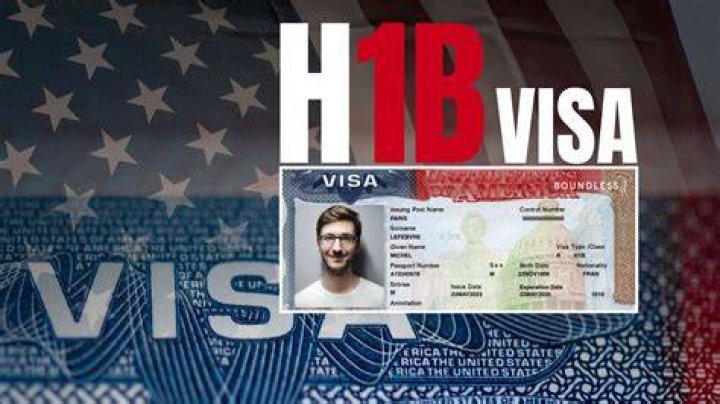 How long can H1B holder stay in US without job?