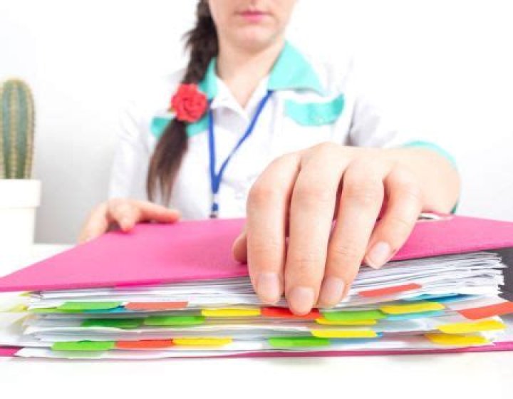 How long do employers keep applications on file?