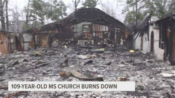 How many houses burned down in 2019?