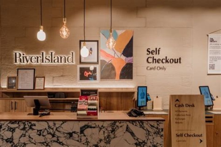 How many stores do River Island have?