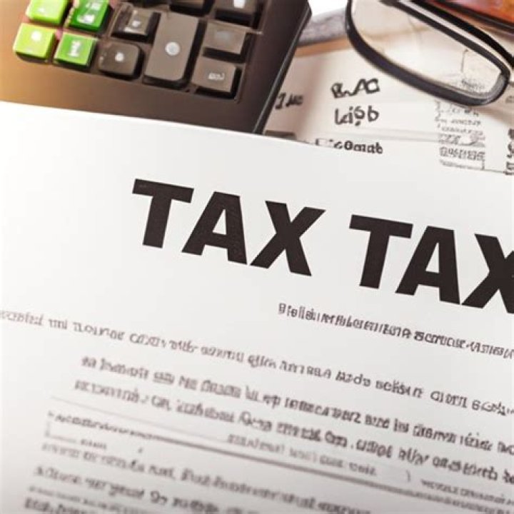 How much can a 17 year old make before paying taxes?