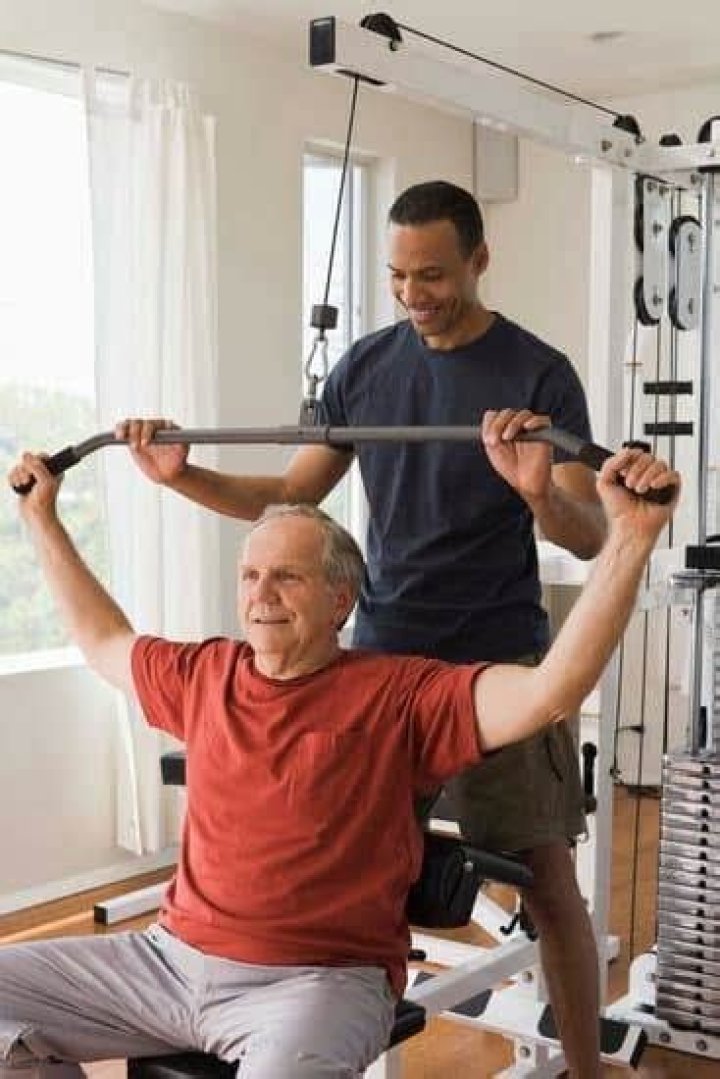 How much can a personal trainer make per year?