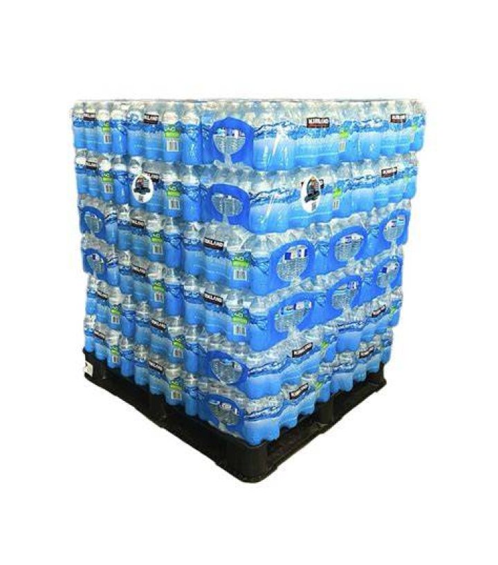 How much is in a pallet of water?