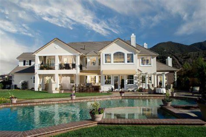 Is it hard to sell a million dollar home?