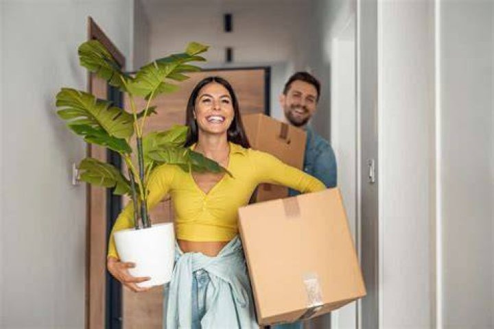 Is renting month-to-month good?