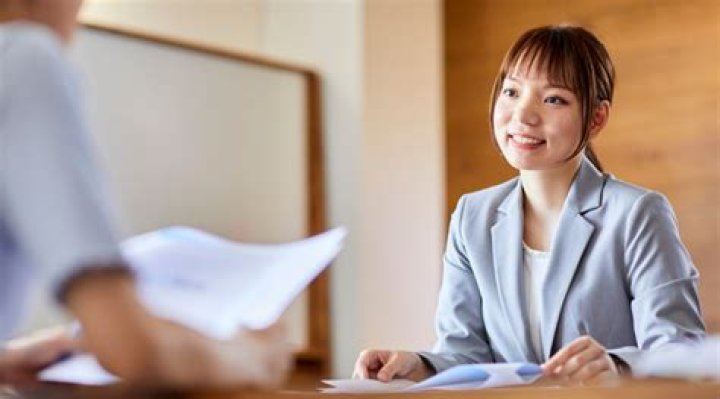 Should you mention your current job in an interview?