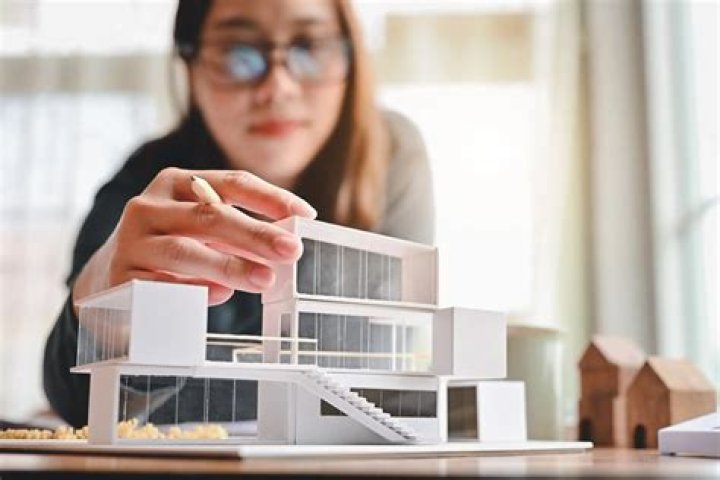 What are some of the daily tasks and responsibilities of an architect?