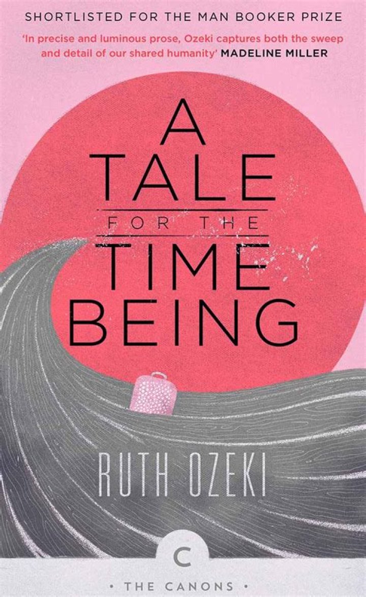 What are some themes common to realist novels?