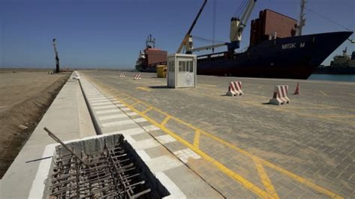 What are the major exports of Algeria?