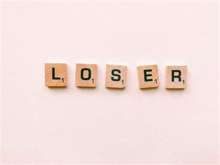 What are the signs of a loser?