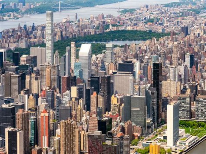What cities in the world today are centers of finance?