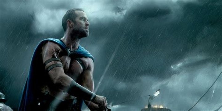 What did Themistocles convince the Athenians to do?