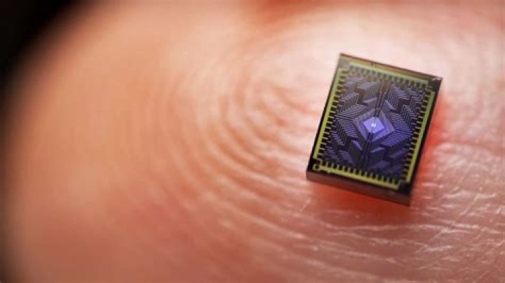 What do you call the electronic circuit on a small chip of silicone?