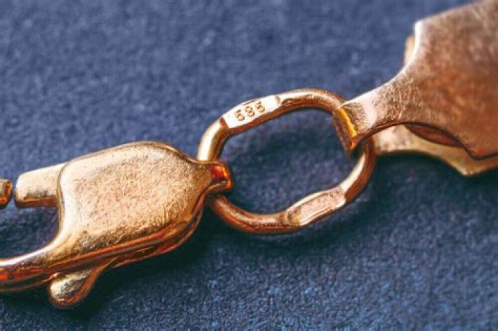 What does 725 mean on jewelry?