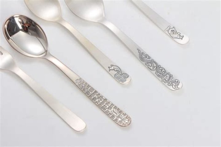 What does a sterling fork weigh?