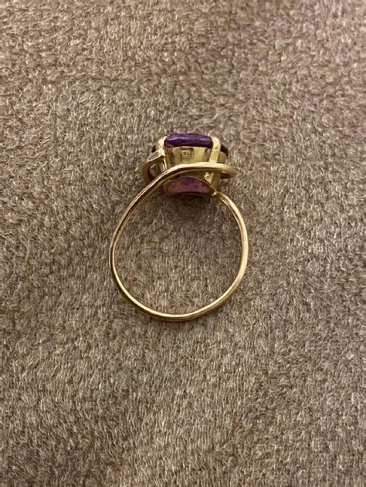 What does VI mean on jewelry?