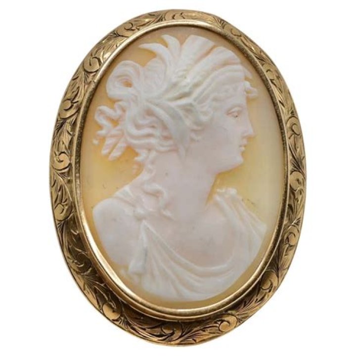 What is 14 karat carved?