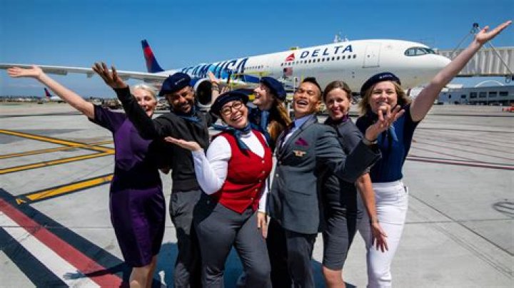 What is the email address for Delta Airlines?
