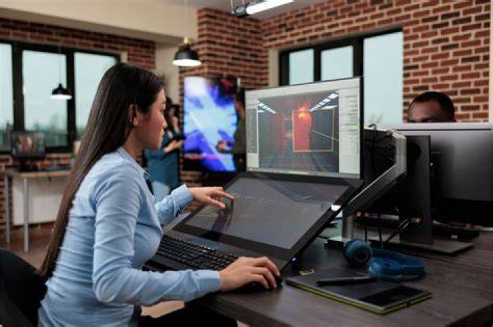 What is the job outlook for video game designers?
