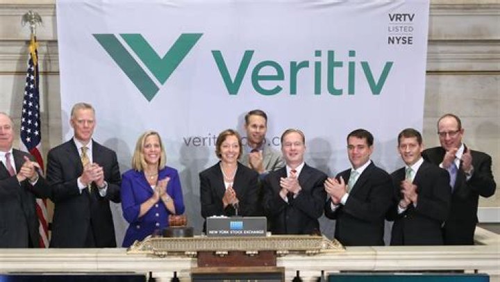 When did Veritiv go public?