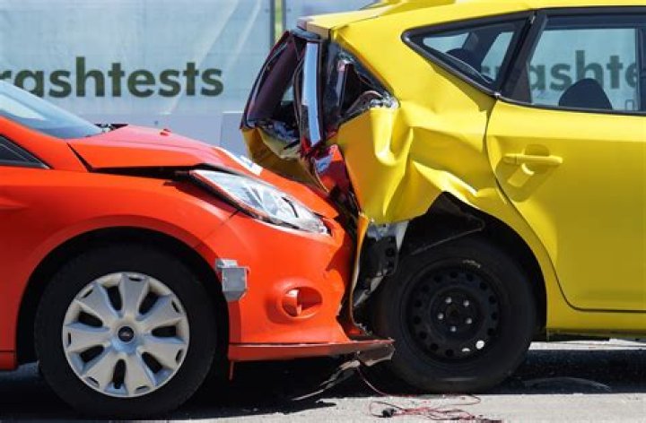 Who is at fault in a 3 car accident?