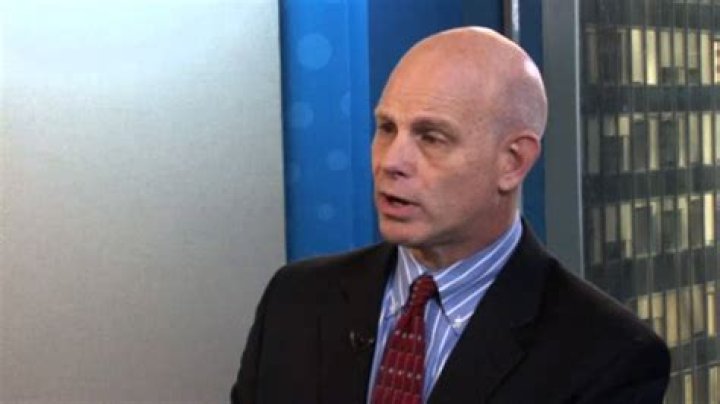 Who is the manager of Eaton Vance municipal bond fund?