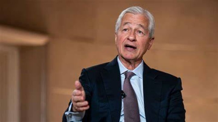 Who is the president of JPMorgan Chase Bank?