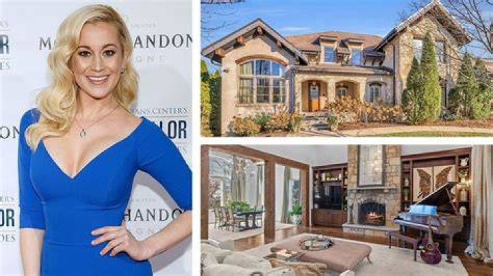 Why does my mom want to sell her house?
